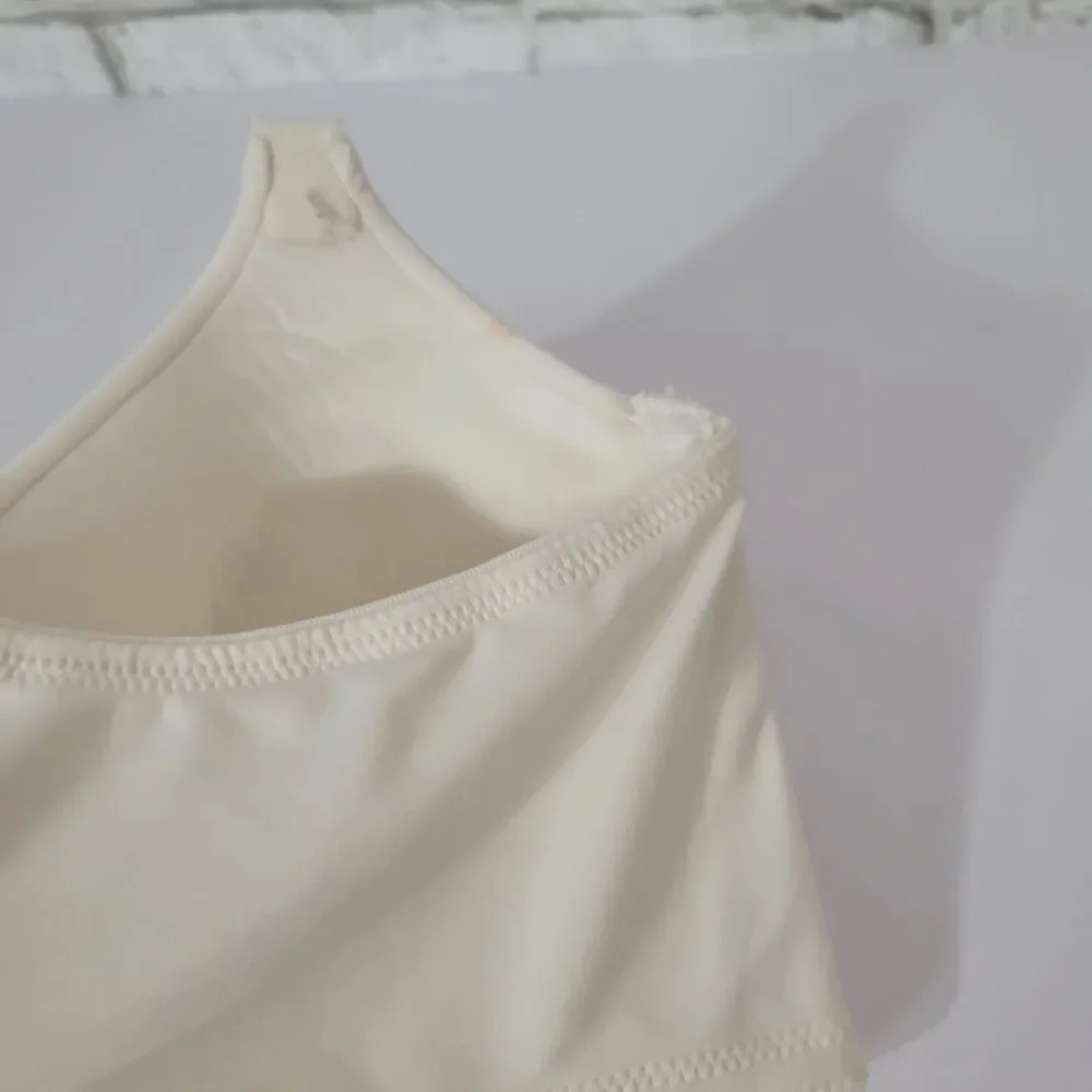 Ellen Tracy white bra